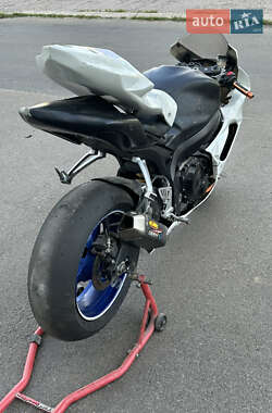 Спортбайк Suzuki GSX-R 600 2008 в 
