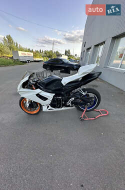 Спортбайк Suzuki GSX-R 600 2008 в 