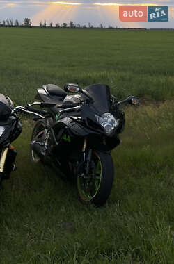 Спортбайк Suzuki GSX-R 600 2007 в 