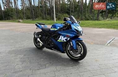 Спортбайк Suzuki GSX-R 600 2016 в 