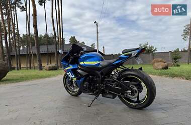 Спортбайк Suzuki GSX-R 600 2016 в 