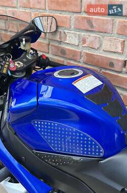 Спортбайк Suzuki GSX-R 600 2007 в 