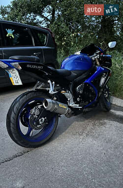 Спортбайк Suzuki GSX-R 600 2007 в 