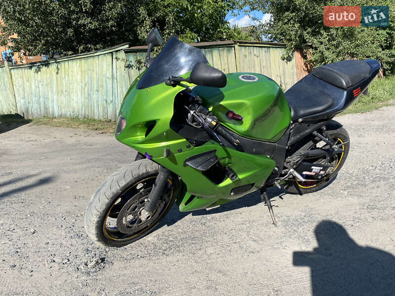 Спортбайк Suzuki GSX-R 600 2004 в Ромнах
