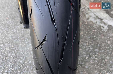 Спортбайк Suzuki GSX-R 600 2014 в 