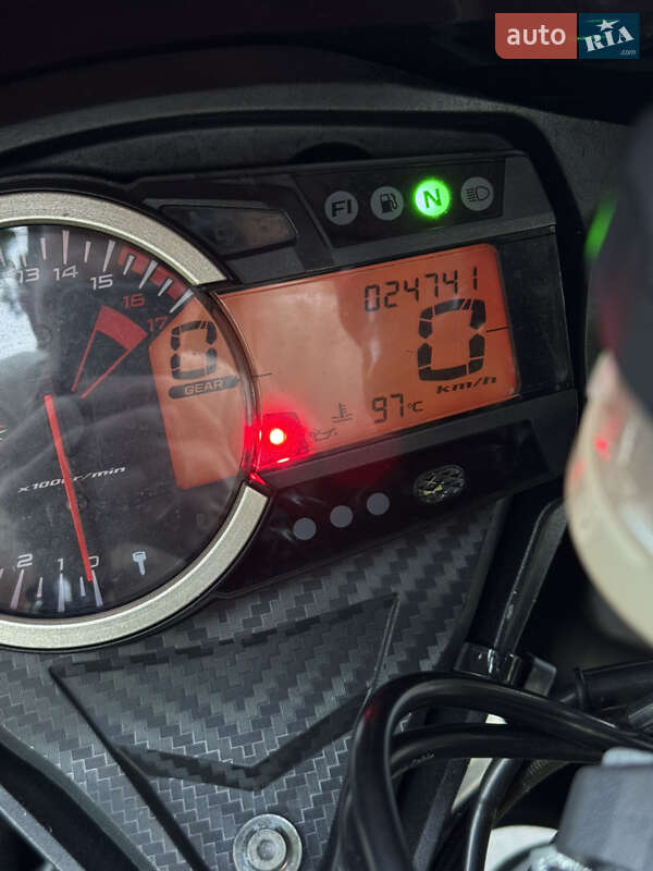 Спортбайк Suzuki GSX-R 600 2010 в Киеве фото 12 Спортбайк Suzuki GSX-R 600 2010 в Киеве