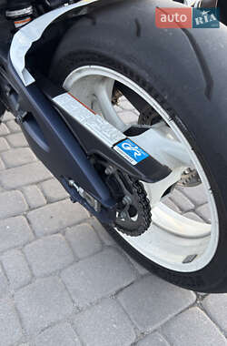 Спортбайк Suzuki GSX-R 600 2011 в 