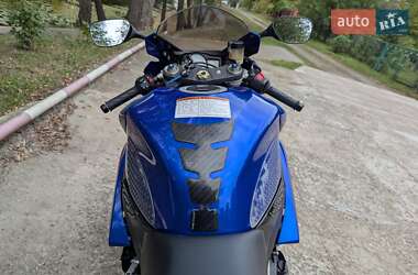 Спортбайк Suzuki GSX-R 600 2007 в 