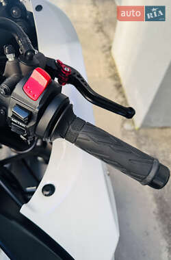Спортбайк Suzuki GSX-R 600 2019 в 