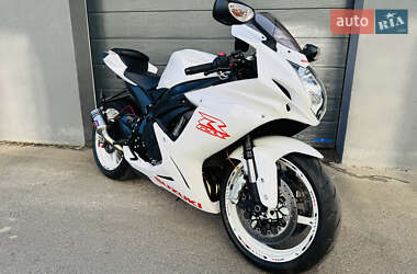 Спортбайк Suzuki GSX-R 600 2019 в 