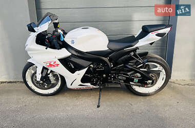 Спортбайк Suzuki GSX-R 600 2019 в 