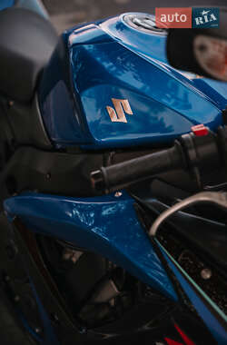 Спортбайк Suzuki GSX-R 600 2007 в 