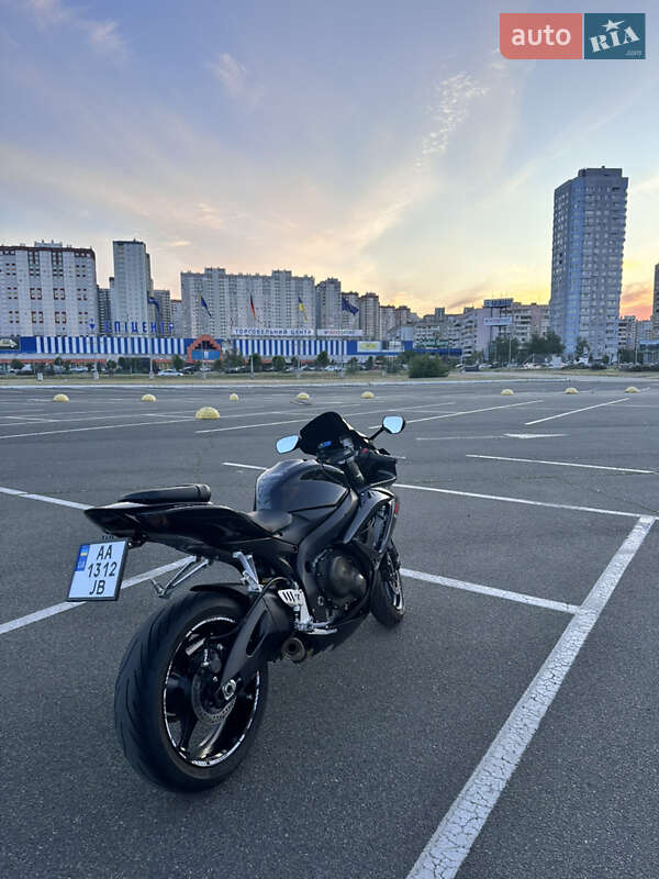 Спортбайк Suzuki GSX-R 600 2006 в Києві фото 2 Спортбайк Suzuki GSX-R 600 2006 в Києві