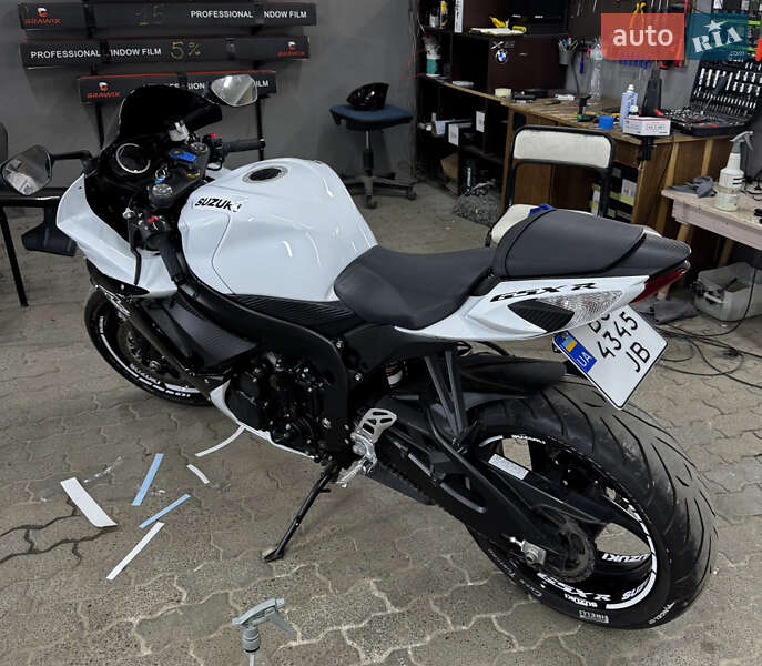 Спортбайк Suzuki GSX-R 600 2023 в Львові фото 2 Спортбайк Suzuki GSX-R 600 2023 в Львові