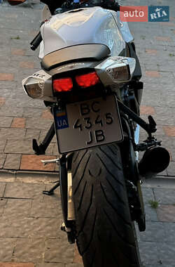 Спортбайк Suzuki GSX-R 600 2023 в 
