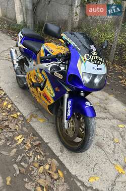 Спортбайк Suzuki GSX-R 600 2000 в 