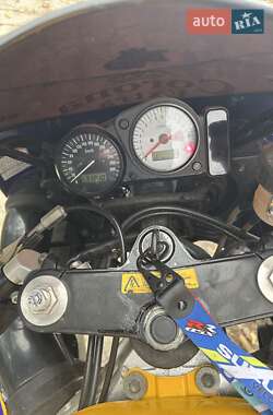 Спортбайк Suzuki GSX-R 600 2000 в 