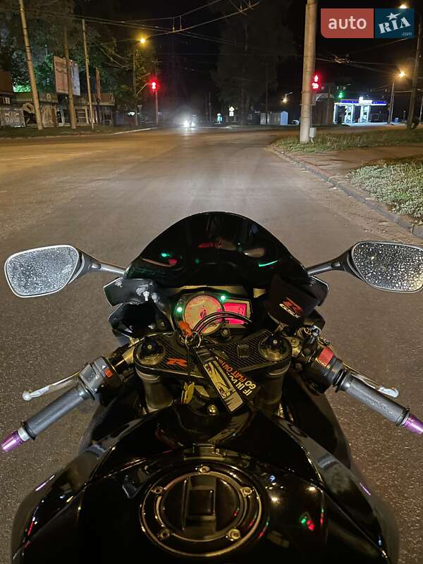 Спортбайк Suzuki GSX-R 600 2007 в Полтаве фото 2 Спортбайк Suzuki GSX-R 600 2007 в Полтаве