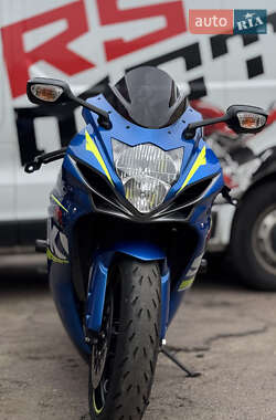 Спортбайк Suzuki GSX-R 600 2016 в  фото 8 Спортбайк Suzuki GSX-R 600 2016 в