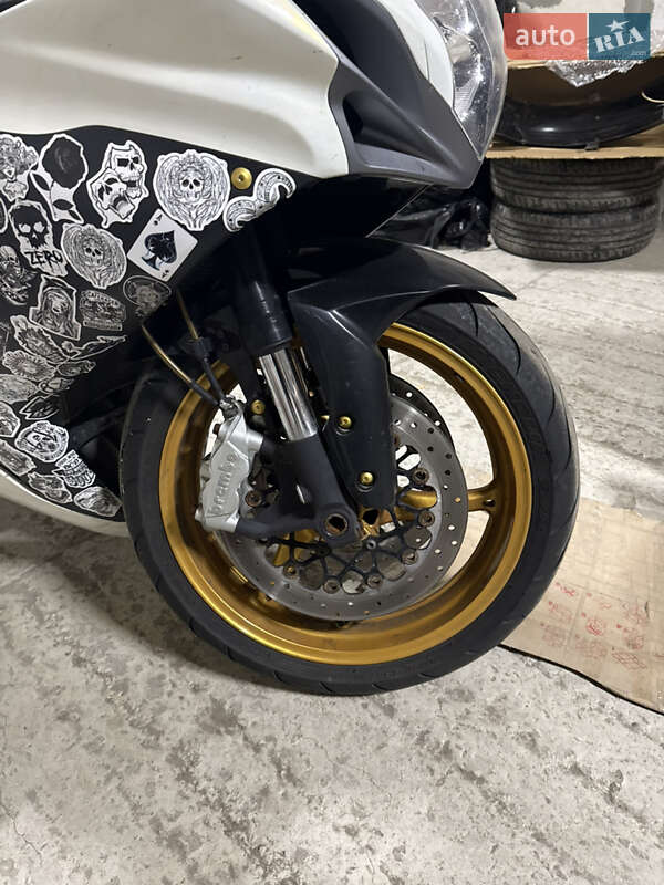 Спортбайк Suzuki GSX-R 600 2012 в Шепетовке