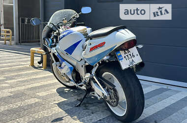Спортбайк Suzuki GSX-R 750 1998 в 