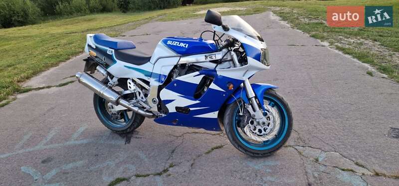 Мотоцикл Спорт-туризм Suzuki GSX-R 750 1995 в Сарнах