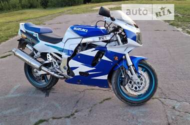 Мотоцикл Спорт-туризм Suzuki GSX-R 750 1995 в Сарнах