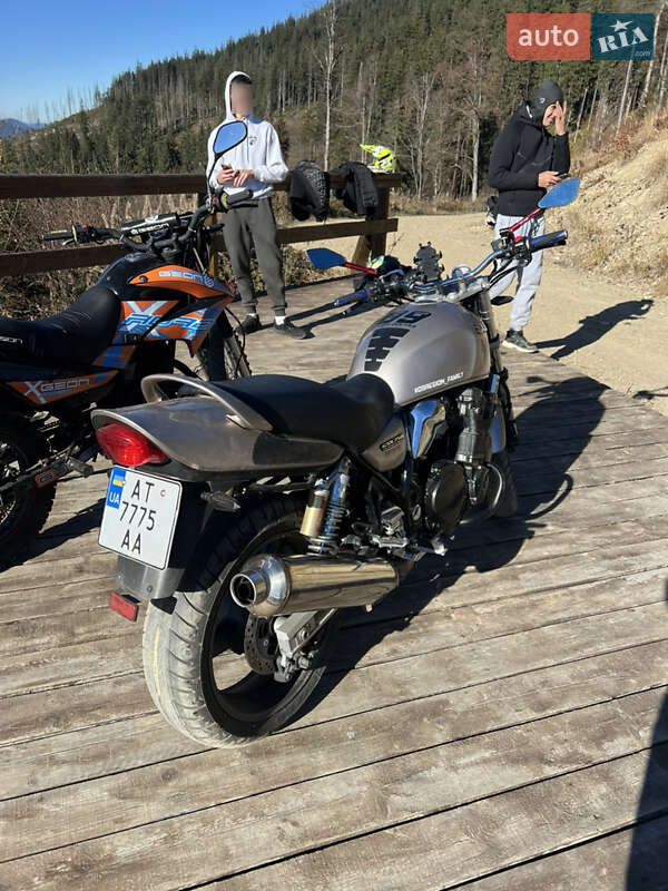 Мотоцикл Без обтекателей (Naked bike) Suzuki GSX-R 750 1998 в Долине