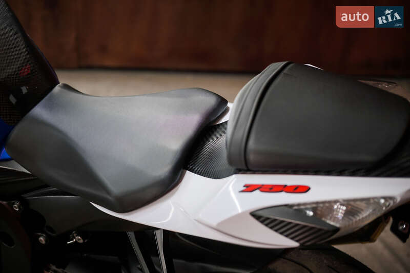 Спортбайк Suzuki GSX-R 750 2011 в Дніпрі