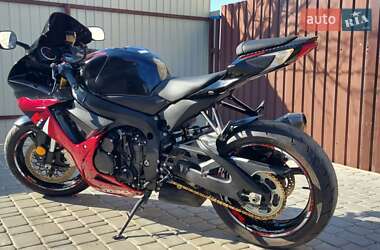 Спортбайк Suzuki GSX-R 750 2017 в 