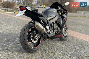 Спортбайк Suzuki GSX-R 750 2011 в 