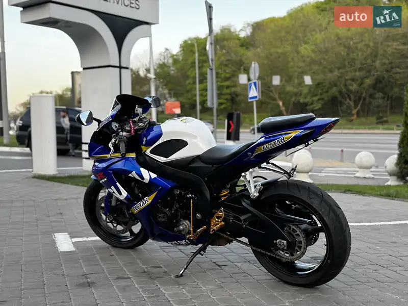 Спортбайк Suzuki GSX-R 750 2006 в 