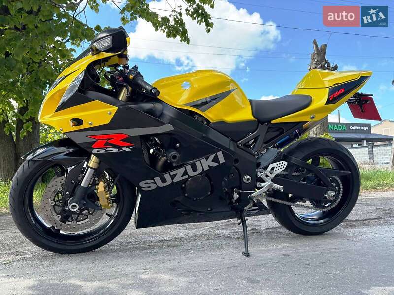 Спортбайк Suzuki GSX-R 750 2005 в 