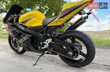 Спортбайк Suzuki GSX-R 750 2005 в 