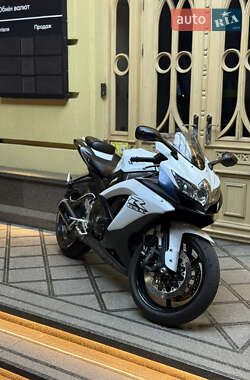 Спортбайк Suzuki GSX-R 750 2008 в 
