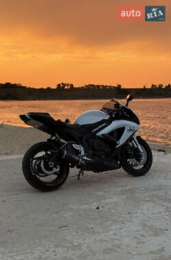 Спортбайк Suzuki GSX-R 750 2008 в 