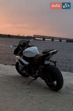 Спортбайк Suzuki GSX-R 750 2008 в 