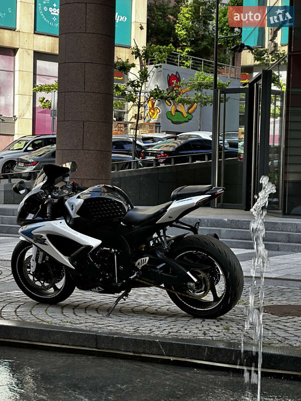 Спортбайк Suzuki GSX-R 750 2009 в Днепре