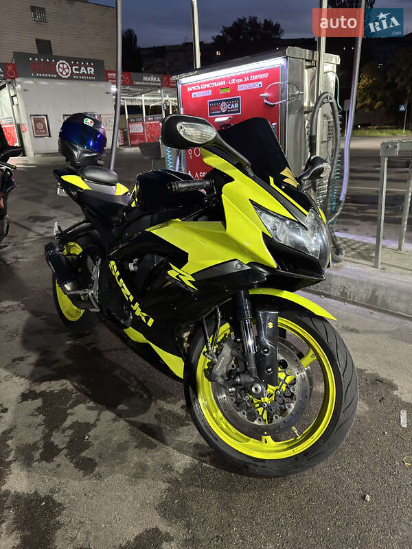 Спортбайк Suzuki GSX-R 750 2009 в 