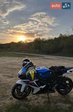 Спортбайк Suzuki GSX-R 750 2011 в 