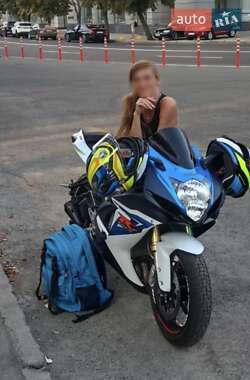 Спортбайк Suzuki GSX-R 750 2011 в 