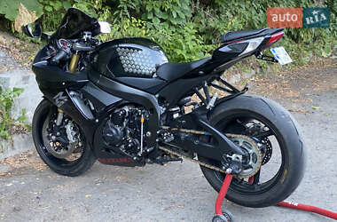 Спортбайк Suzuki GSX-R 750 2016 в 