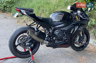 Спортбайк Suzuki GSX-R 750 2016 в 
