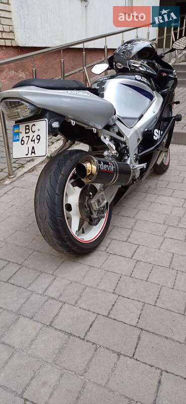 Спортбайк Suzuki GSX-R 750 2001 в Буську