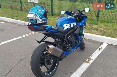 Спортбайк Suzuki GSX-R 750 2022 в 