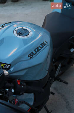 Спортбайк Suzuki GSX-R 750 2025 в 