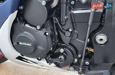 Спортбайк Suzuki GSX-R 750 2023 в 