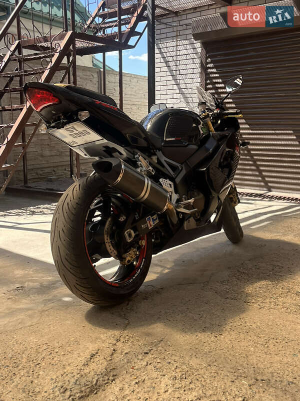Спортбайк Suzuki GSX-R 750 2004 в Запорожье