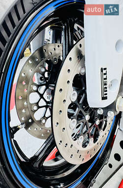 Спортбайк Suzuki GSX-R 750 2013 в 
