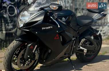 Спортбайк Suzuki GSX-R 750 2013 в 
